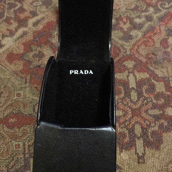 Prada glasses case - Picture 6 of 7